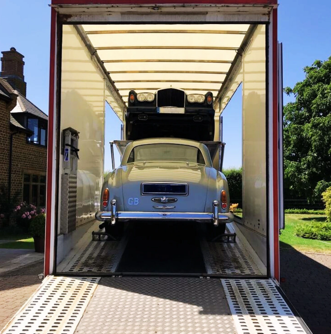 Shipping Service - Professional Transport