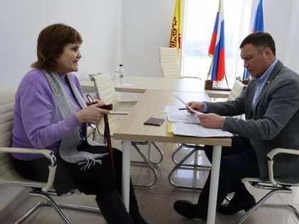 Руководитель партийной фракции в Госсовете провел прием граждан по личным вопросам