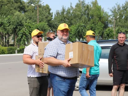 Партийцы передали груз гуманитарной помощи бойцам в зоне СВО