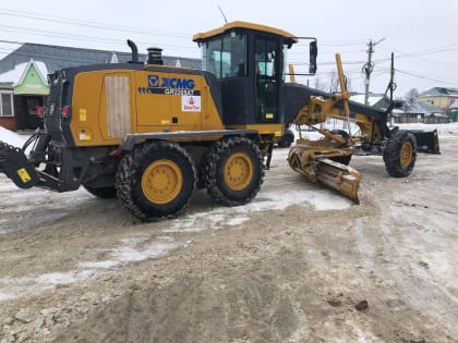 Подрядные организации продолжают работу по ликвидации колейности на дорогах Ядринского муниципального округа
