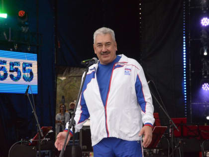 День города в Чебоксарах: зарядка с чемпионами