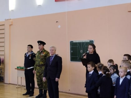В МБОУ «СОШ №2» г. Ядрина состоялось торжественное открытие месячника оборонно-массовой, спортивной и патриотической работы, посвященного проведению специальной военной операции «З