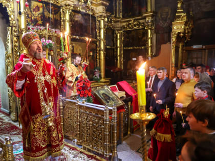 Олег Николаев принял участие в торжественном Пасхальном богослужении