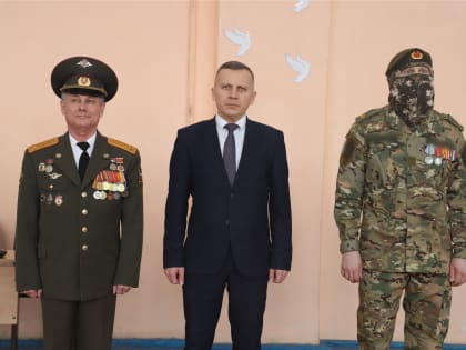 В МБОУ «Комсомольская СОШ № 2» прошла встреча с участником СВО