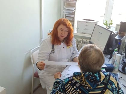 Мобильная бригада врачей проконсультировала пациентов в Шумерле