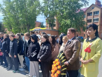 Активисты партии в г. Козловке почтили память Героя Советского Союза