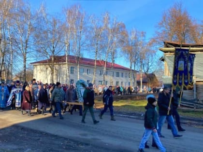 В праздник Казанской иконы Божией Матери в г.Ядрин прошли церковные торжества