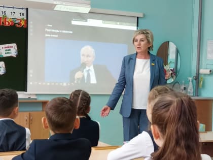 Депутаты разговаривают со школьниками о самом важном