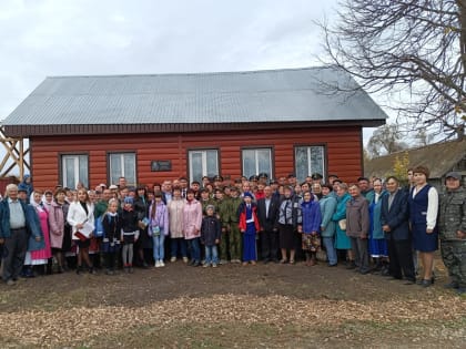 Митинг, посвященный открытию мемориальной доски  памяти    Заслуженного военного летчика, генерал-майора авиации   Васильева Евгения Ивановича