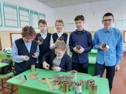 Ученики Напольнокотякской  школы подключились к изготовлению окопных свечей