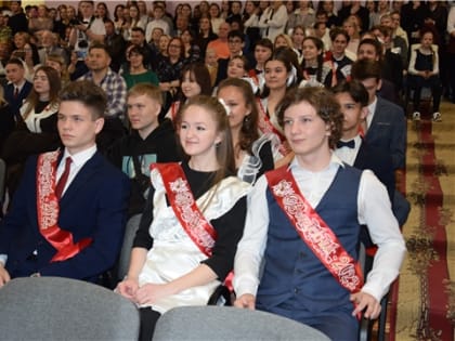 В чебоксарских школах звучит «Последний звонок»