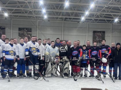 3 января на катке ФОК «Волга» в пгт. Воротынец состоялся ежегодный товарищеский матч по хоккею, посвященный памяти уважаемого тренера-преподавателя и наставника Валентина Игнатьеви