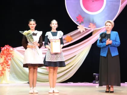 Торжественный концерт в Алатыре ко Дню учителя