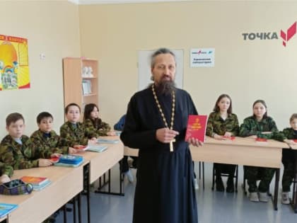 Сотрудник миссионерского отдела провел акцию "Святое Евангелие в каждый дом" в день православной молодежи