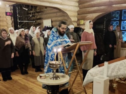 С колядками и подарками: состоялось первое в новом году собрание сестер милосердия