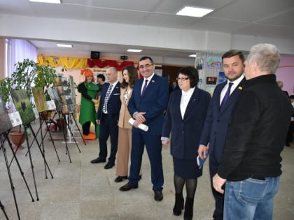 В Алатырском муниципальном округе состоялось открытие Года педагога и наставника  в России и Года счастливого детства