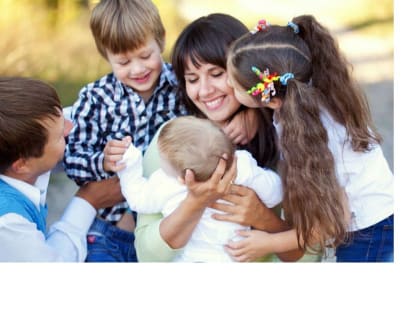 В отделах социальной защиты населения продолжается выдача  удостоверений многодетным семьям