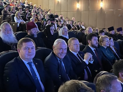 Анатолий Аксаков выдал секрет своих красивых зуб