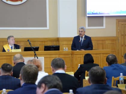 Леонид Черкесов поздравил Евгения Кадышева с избранием на должность главы города Чебоксары