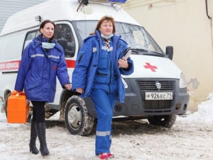 Медработники республики начали получать специальную социальную выплату