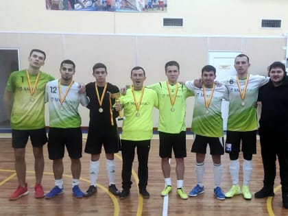 На Рождественском турнире  по мини-футболу вновь победила команда «МетПласт»