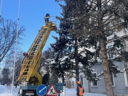 200 деревьев в центральной части Ленинского района оформлены световой иллюминацией