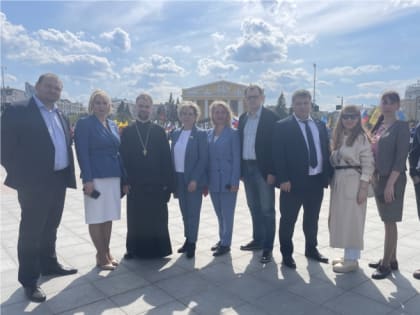 Руководитель епархиального отдела принял участие в мероприятии, посвященном Дню государственных символов