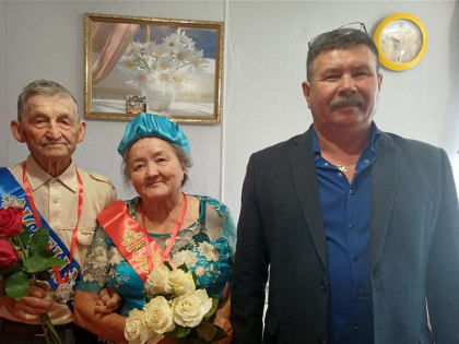 Бриллиантовая свадьба — это целых 60 лет жизни в браке.