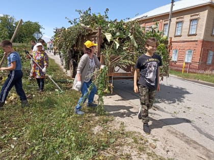Красночетайские активисты партии вышли на субботник