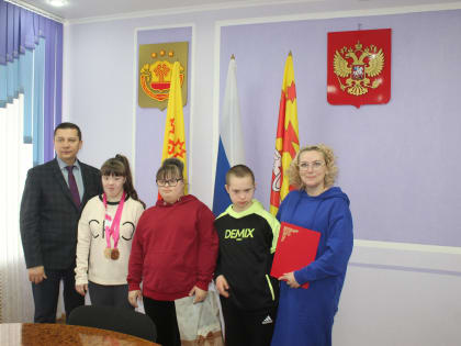 Глава администрации города Канаш встретился с участниками Единых Игр Спортивной Олимпиады