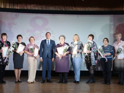 В Международный женский день в районном Доме культуры прошло торжественное мероприятие «Во имя прекрасных дам!»