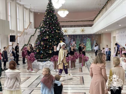 В Чебоксарах дети росгвардейцев приняли участие в новогодней ёлке