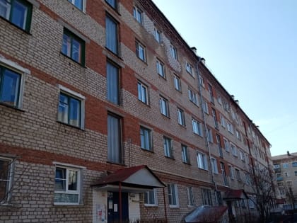 Руководитель Госжилинспекции Виктор Кочетков отслеживает ситуацию вокруг дома №5 по ул. Энгельса г. Чебоксары.