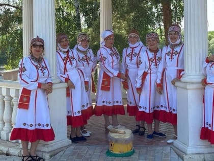 Участник XII Всечувашского праздника «Акатуй» - Народный фольклорный ансамбль «Чăваш Ен» (Республика Марий Эл)