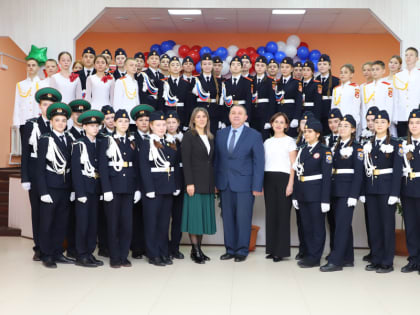 Юнармейцам Комсомольского округа торжественно вручили новую форму