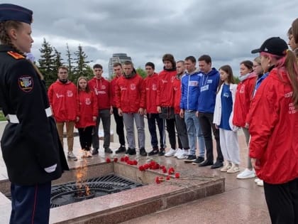 Молодогвардейцы Чувашии организовали акцию в память о погибших в Одесском доме профсоюзов