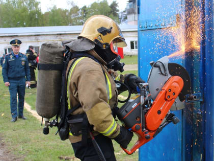 В городе Шумерля состоялись соревнования за звание "Лучшее звено ГДЗС Чувашской Республики"