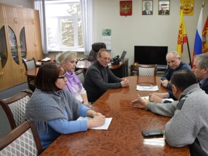 Рабочая встреча главы администрации округа Ивана Михопарова с директором ООО "Руно-Спец" Сергеем Михайловым