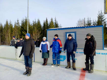 В селе Советское прошли игры по хоккею в валенках