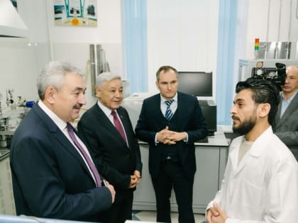 Леонид Черкесов посетил Уфимский нефтяной университет