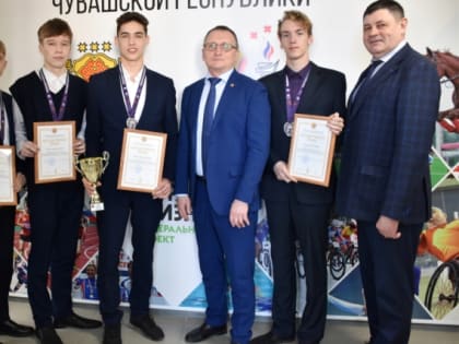 Василий Петров поздравил команду Чувашии по баскетболу с «серебром» турнира 3×3 среди школьников Поволжья