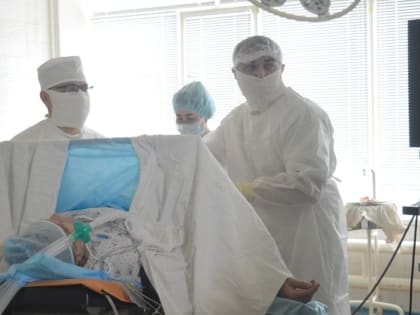 Новочебоксарские хирурги спасли пациентку с шестью ножевыми ранениями