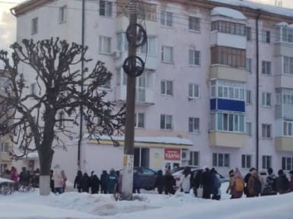 В Чебоксарах из-за спам-сообщений эвакуировали 24 школы