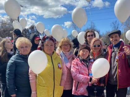 Студенты и преподаватели музыкального училища приняли участие в Первомайском праздничном шествии