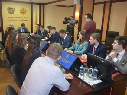 Молодежную палату при  Госсовете Чувашии возглавил руководитель «Молодой Гвардии» Андрей Шакулов