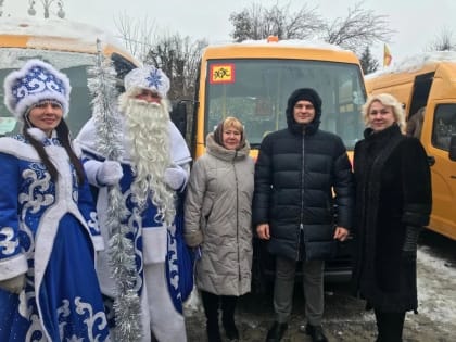 Школы Цивильского района получили новые автобусы