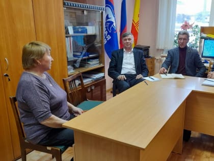 Николай Владимиров провёл прием граждан в Урмарском округе