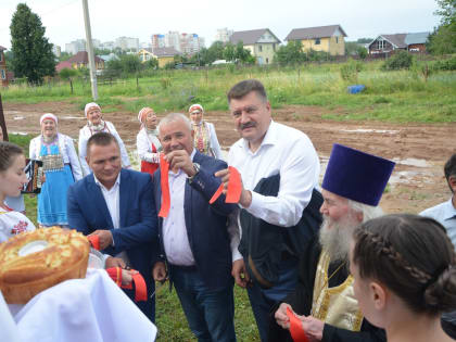 В день Казанской иконы Божьей Матери в Альгешево открыли сельский клуб