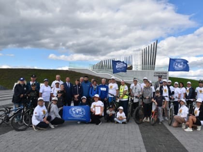 Алексей Людков приветствовал участников первого велопробега «Тропа Памяти»