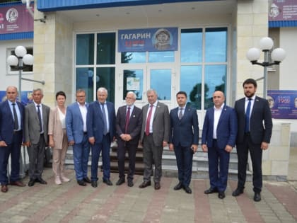 Председатель Комитета Совета Федерации по бюджету и финансовым рынкам Анатолий Артамонов посетил Мариинско-Посадский округ